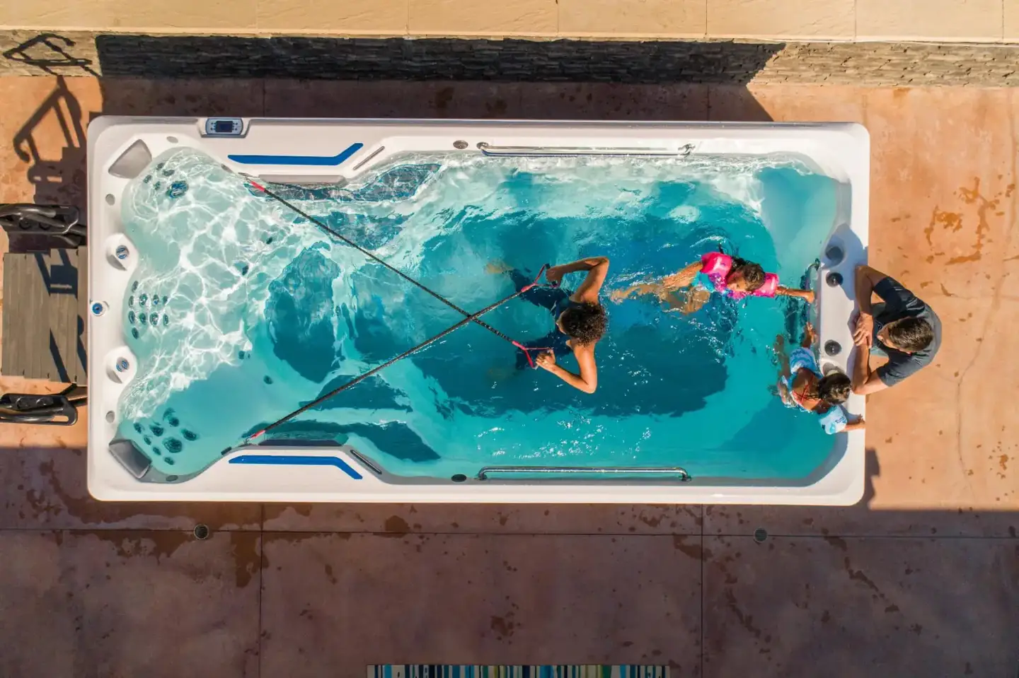 Endless Pools SwimCross X500 för träning, lek och massage